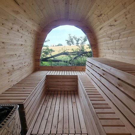 Loft Apartment Mit Grosser Badewanne B Mugeln Bagian luar foto