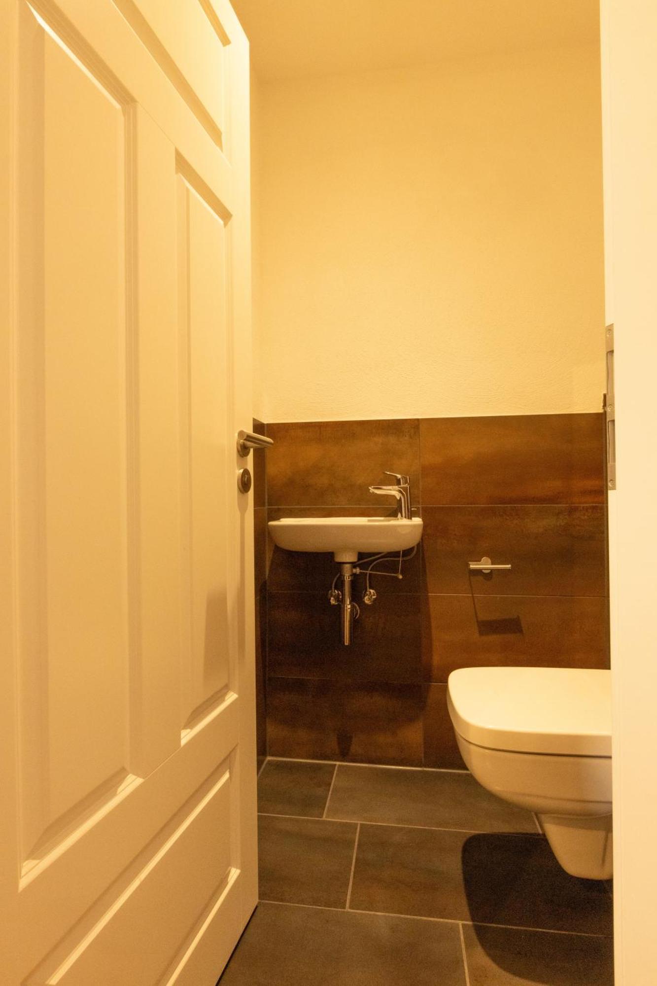 Loft Apartment Mit Grosser Badewanne B Mugeln Bagian luar foto