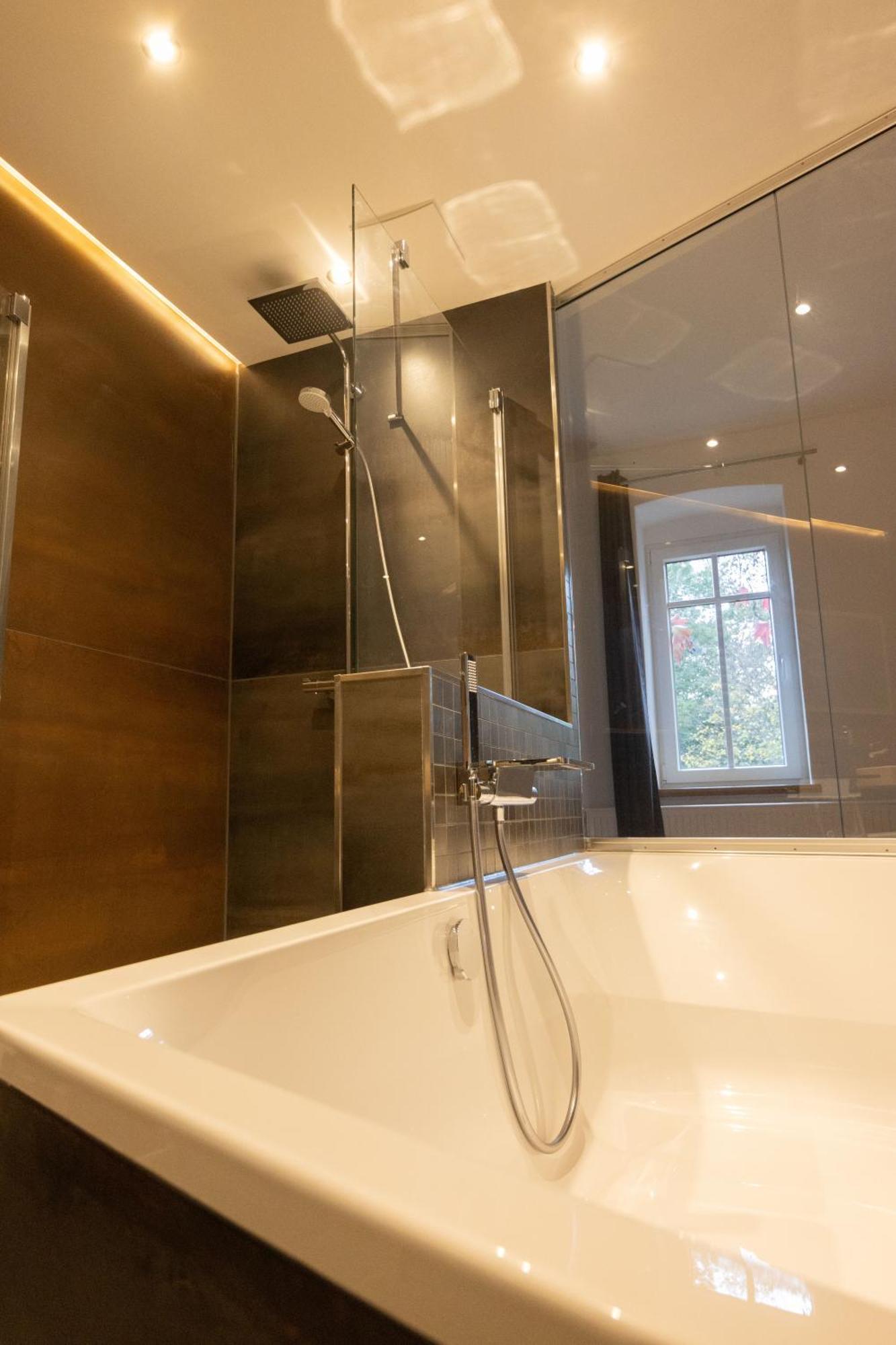 Loft Apartment Mit Grosser Badewanne B Mugeln Bagian luar foto