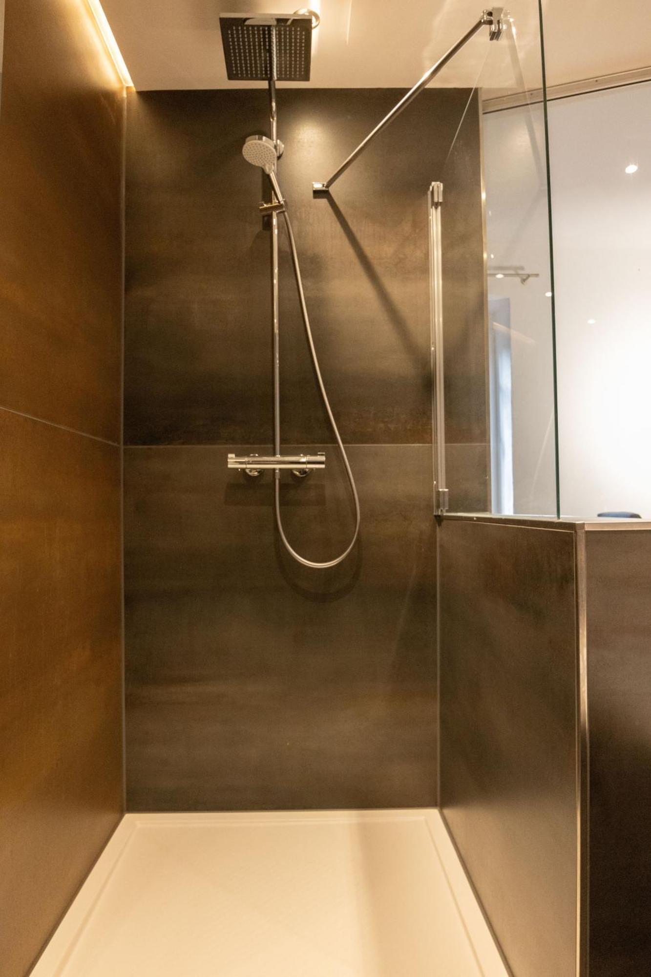 Loft Apartment Mit Grosser Badewanne B Mugeln Bagian luar foto